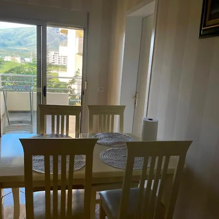 Orikum Apartaments * אוריקום